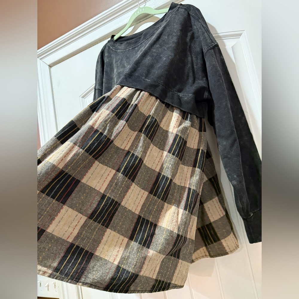 White Birch Charcoal and Beige Plaid Tunic - Picture 3 of 7
